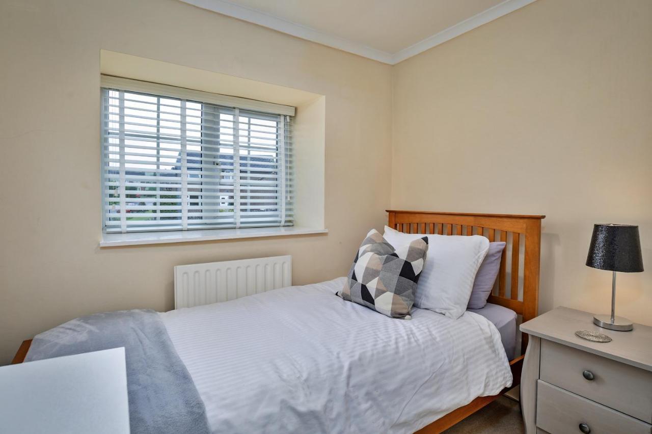 Finest Retreats - Cloggers Cottage Darley Экстерьер фото