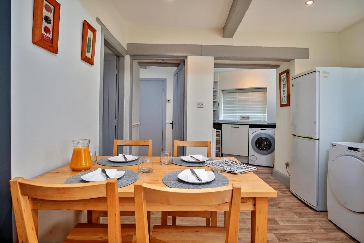 Finest Retreats - Cloggers Cottage Darley Экстерьер фото